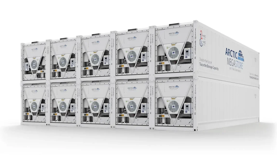 Arctic_MegaStore_5-Bay_Backside